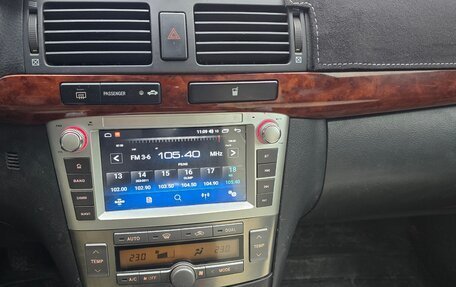 Toyota Avensis III рестайлинг, 2004 год, 530 000 рублей, 26 фотография