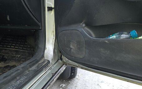 Toyota Avensis III рестайлинг, 2004 год, 530 000 рублей, 22 фотография