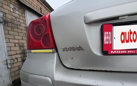 Toyota Avensis III рестайлинг, 2004 год, 530 000 рублей, 16 фотография