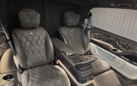 Mercedes-Benz V-Класс, 2022 год, 28 000 000 рублей, 19 фотография