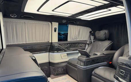 Mercedes-Benz V-Класс, 2022 год, 28 000 000 рублей, 14 фотография