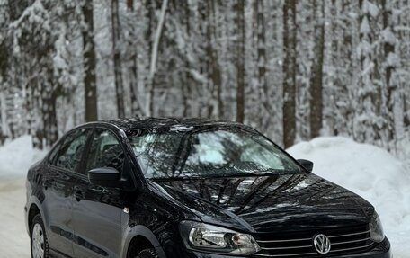 Volkswagen Polo VI (EU Market), 2015 год, 730 000 рублей, 1 фотография
