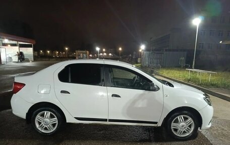 Renault Logan II, 2016 год, 588 000 рублей, 2 фотография