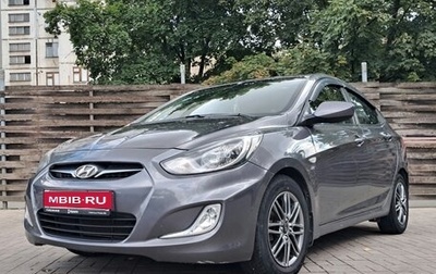 Hyundai Solaris II рестайлинг, 2013 год, 990 000 рублей, 1 фотография