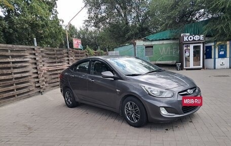 Hyundai Solaris II рестайлинг, 2013 год, 990 000 рублей, 2 фотография