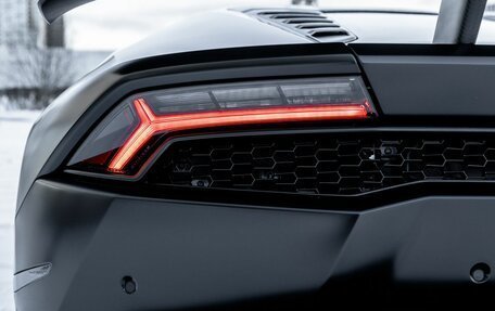 Lamborghini Huracán, 2018 год, 16 900 000 рублей, 18 фотография