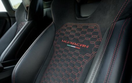 Lamborghini Huracán, 2018 год, 16 900 000 рублей, 28 фотография