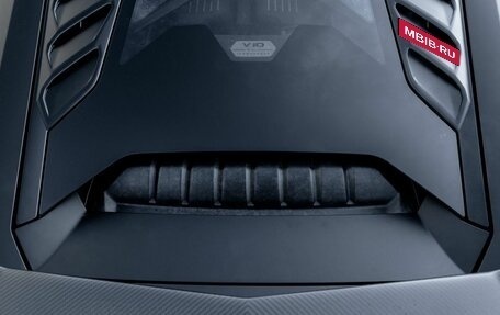 Lamborghini Huracán, 2018 год, 16 900 000 рублей, 23 фотография