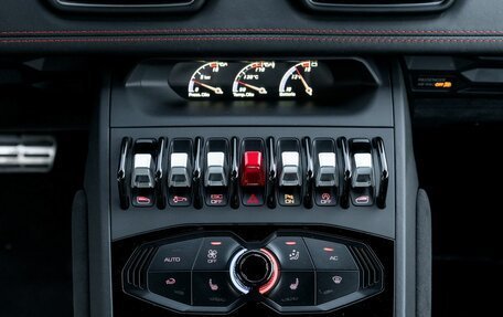 Lamborghini Huracán, 2018 год, 16 900 000 рублей, 40 фотография