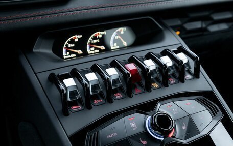 Lamborghini Huracán, 2018 год, 16 900 000 рублей, 39 фотография