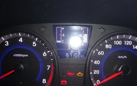 Hyundai Solaris II рестайлинг, 2016 год, 1 100 000 рублей, 9 фотография