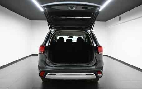 Mitsubishi Outlander III рестайлинг 3, 2019 год, 1 950 000 рублей, 7 фотография