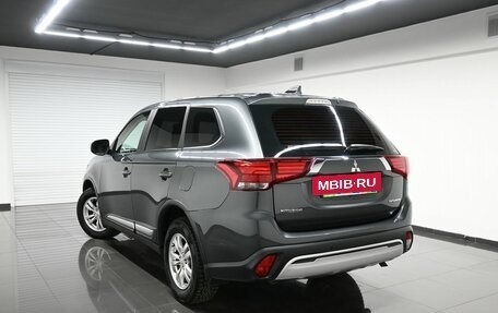 Mitsubishi Outlander III рестайлинг 3, 2019 год, 1 950 000 рублей, 6 фотография