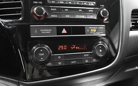 Mitsubishi Outlander III рестайлинг 3, 2019 год, 1 950 000 рублей, 14 фотография