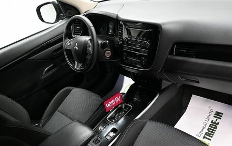 Mitsubishi Outlander III рестайлинг 3, 2019 год, 1 950 000 рублей, 13 фотография