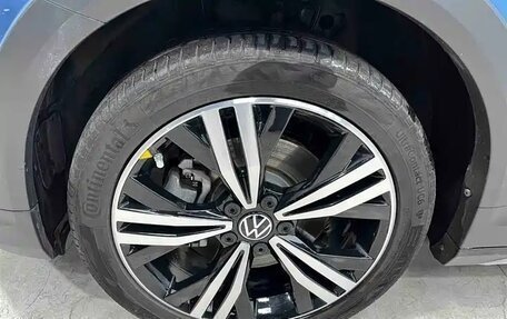 Volkswagen Touran III, 2022 год, 1 976 000 рублей, 15 фотография