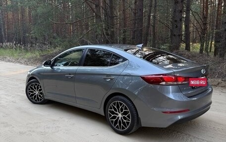 Hyundai Elantra VI рестайлинг, 2018 год, 1 750 000 рублей, 9 фотография