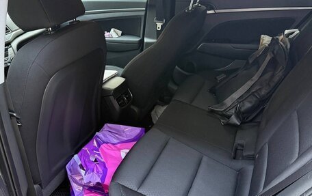 Hyundai Elantra VI рестайлинг, 2018 год, 1 750 000 рублей, 13 фотография