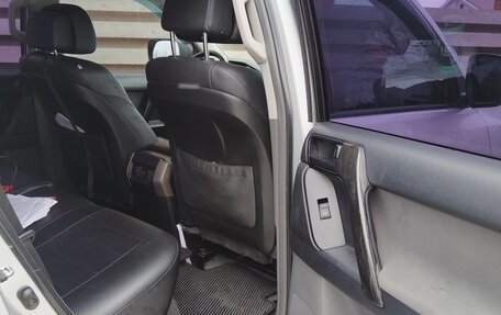 Toyota Land Cruiser Prado 150 рестайлинг 2, 2013 год, 3 200 000 рублей, 12 фотография