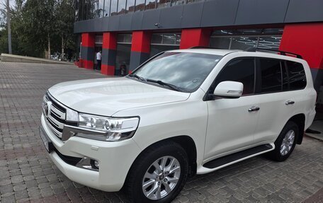 Toyota Land Cruiser 200, 2017 год, 5 999 999 рублей, 1 фотография