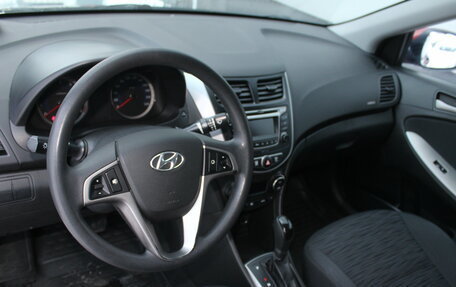 Hyundai Solaris II рестайлинг, 2015 год, 1 025 000 рублей, 10 фотография