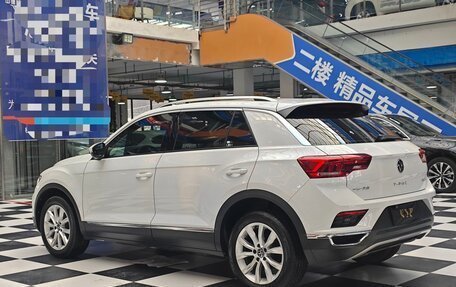 Volkswagen T-Roc I, 2021 год, 1 600 000 рублей, 5 фотография