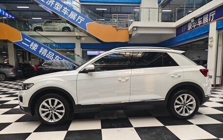 Volkswagen T-Roc I, 2021 год, 1 600 000 рублей, 4 фотография