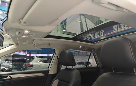 Volkswagen T-Roc I, 2021 год, 1 600 000 рублей, 14 фотография