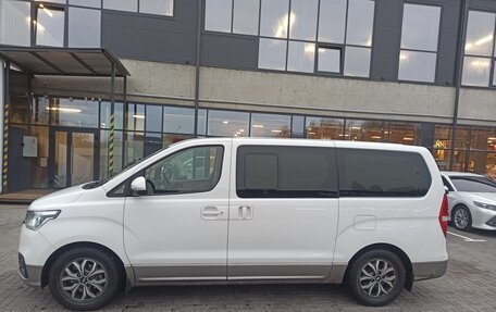 Hyundai H-1 II рестайлинг, 2019 год, 2 700 000 рублей, 3 фотография
