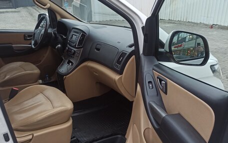 Hyundai H-1 II рестайлинг, 2019 год, 2 700 000 рублей, 8 фотография