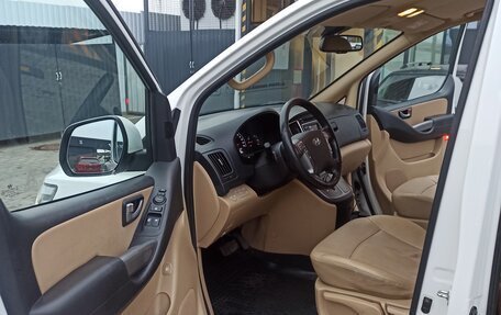 Hyundai H-1 II рестайлинг, 2019 год, 2 700 000 рублей, 9 фотография