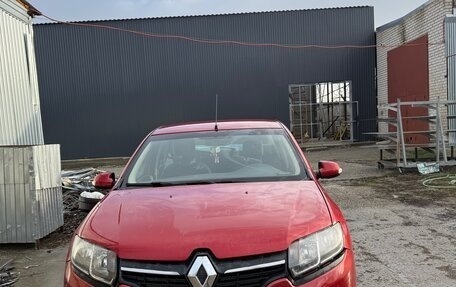 Renault Logan II, 2015 год, 720 000 рублей, 2 фотография