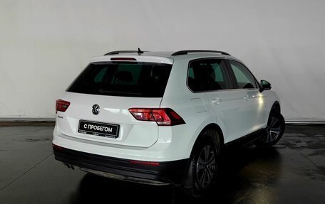 Volkswagen Tiguan II, 2018 год, 2 178 000 рублей, 5 фотография