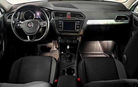 Volkswagen Tiguan II, 2018 год, 2 178 000 рублей, 11 фотография