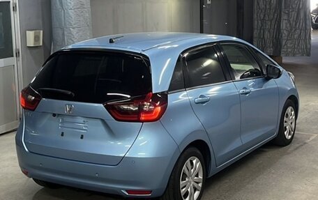 Honda Fit, 2021 год, 840 000 рублей, 2 фотография