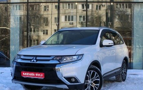 Mitsubishi Outlander III рестайлинг 3, 2017 год, 2 187 000 рублей, 1 фотография