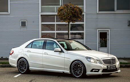 Mercedes-Benz E-Класс, 2011 год, 1 495 000 рублей, 3 фотография