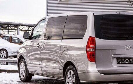 Hyundai Grand Starex Grand Starex I рестайлинг 2, 2015 год, 2 195 000 рублей, 9 фотография