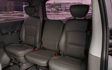 Hyundai Grand Starex Grand Starex I рестайлинг 2, 2015 год, 2 195 000 рублей, 16 фотография