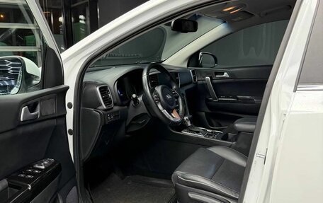 KIA Sportage IV рестайлинг, 2021 год, 2 600 000 рублей, 10 фотография