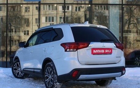 Mitsubishi Outlander III рестайлинг 3, 2017 год, 2 187 000 рублей, 7 фотография