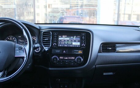 Mitsubishi Outlander III рестайлинг 3, 2017 год, 2 187 000 рублей, 12 фотография