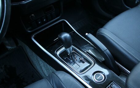 Mitsubishi Outlander III рестайлинг 3, 2017 год, 2 187 000 рублей, 14 фотография