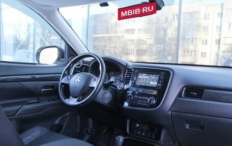 Mitsubishi Outlander III рестайлинг 3, 2017 год, 2 187 000 рублей, 9 фотография
