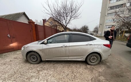 Hyundai Solaris II рестайлинг, 2015 год, 550 000 рублей, 5 фотография
