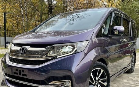 Honda Stepwgn IV, 2017 год, 1 840 000 рублей, 1 фотография