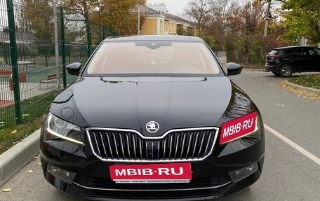 Skoda Superb III рестайлинг, 2015 год, 1 800 000 рублей, 1 фотография