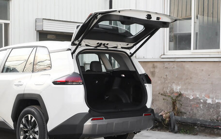 Toyota RAV4, 2025 год, 4 500 000 рублей, 20 фотография