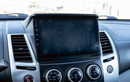 Mitsubishi Pajero Sport II рестайлинг, 2013 год, 1 695 000 рублей, 14 фотография