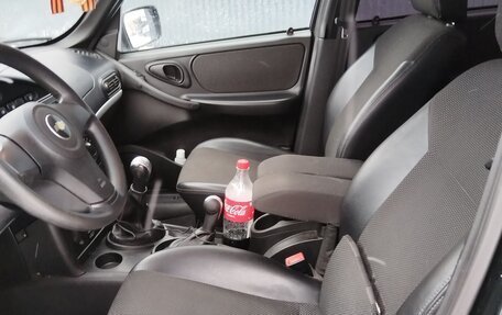 Chevrolet Niva I рестайлинг, 2015 год, 557 400 рублей, 11 фотография